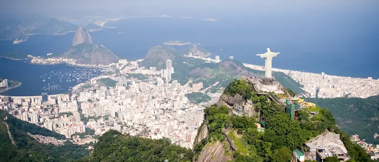 Zusehen ist die berühmte Christusstatue in Rio.