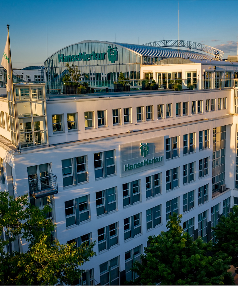 Medienkontakt - Ansicht der HanseMerkur Zentrale in Hamburg am Alsterglacis